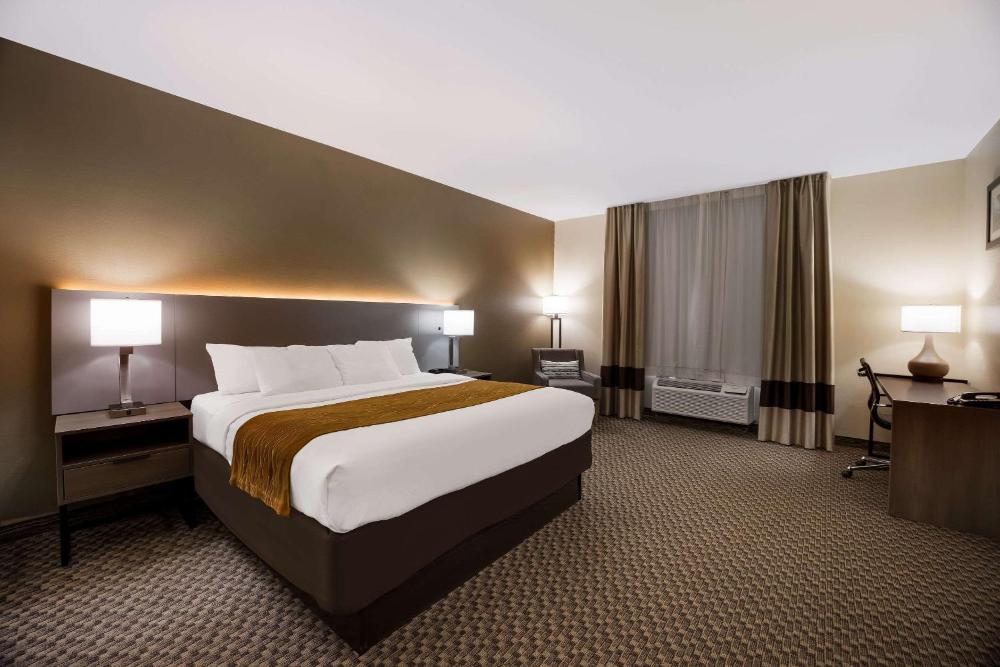 King Suite - Non-Smoking interior