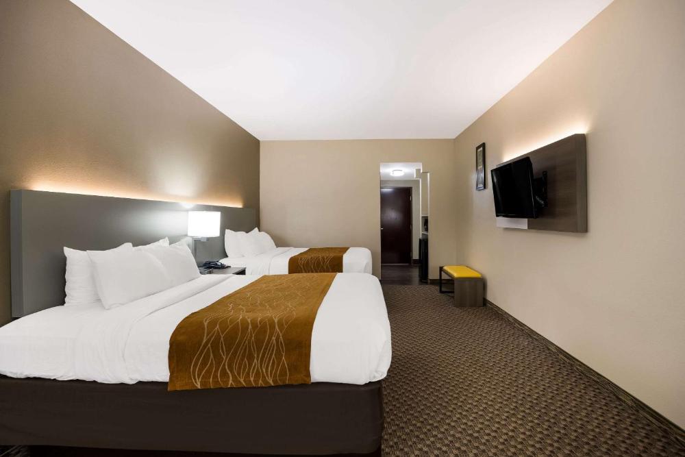 Queen Suite with Two Queen Beds - Non-Smoking interior